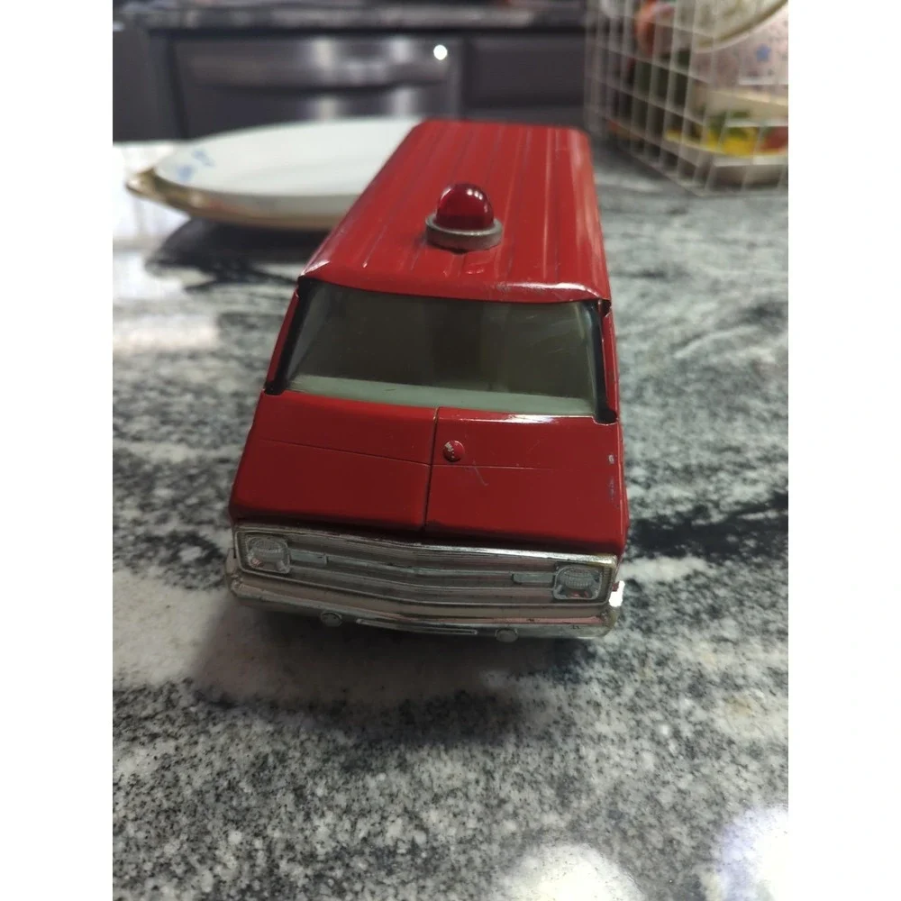 VINTAGE ERTL 3512 RESCUE EMERGENCY VAN. Back Door Opens First Responder